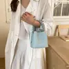 Bolso Tejido de Moda 2026 para Mujer, Bolso Cruzado Tipo Cubo de Estilo Nuevo y Sencillo con Asa al Hombro, Popular para el Verano