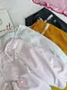 Calça de moletom feminina 2026 novo estilo outono, acabamento em renda, tecido macio e confortável, corte solto, respirável, não restritivo, calça esportiva versátil
