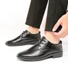 Sapatos de Couro Masculinos Pretos Casuais para Trabalho Moda Simples Melhores Sapatos para Noivo Versátil com Cadarço Solado Macio Antiderrapante Sapatos Masculinos