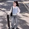 Conjunto casual e estiloso de colete dopamina e camisa para meninas, estilo coreano, doce e fofo, look preppy moderno e elegante