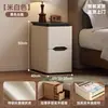 2025 Nuevo Modelo Pequeño para Hogar Dormitorio Estilo Vintage Crema Simple Moderno Gabinete de Almacenamiento Sin Instalación Madera Maciza Mesita de Noche