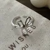 Anillo Retro Pequeña Flor Diseño de Nicho Estilo Coreano Plata de Ley S925 Anillo Moda Estilo Blogger Coreano Venta al por Mayor