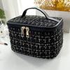 Ins Bolsa de armazenamento de cosméticos multifuncional, pequena bolsa de higiene pessoal de grande capacidade, estilo perfumado, bolsa de cosméticos portátil de alto valor