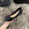 Sapatos de Salto Nude com Fivela Quadrada para Pessoas Baixas, Novo Estilo Primavera 2025 Feminino Sapatos Franceses de Bico Redondo