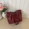 Bolsa tote com estampa digital estilo coreano para mulheres, bolsa de ombro com corrente de grande capacidade, bolsa de mão versátil casual para o dia a dia