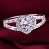 Anillo de Moda Nuevo Transfronterizo con Forma de Corazón, Anillo para Mujer con Forma de Corazón, Joyería de Mano Simple Incrustada con Diamantes, Estilo de Pareja, Circón para Viajeros