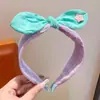 Faixa de Cabelo para Adultos e Meninas Jovens, com um Toque de Luxo Leve e de Alta Qualidade, Projetada para Fazer a Cabeça Parecer Menor, Acessório de Cabelo em Tecido Antiderrapante com Tecelagem de Bolinhas