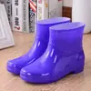 Zapatos de agua, botas de lluvia cortas, botas de cocina para mujer, forradas de felpa, resistentes al desgaste, antideslizantes, botas de goma, para lavar platos en invierno, impermeables y cálidas, para adultos