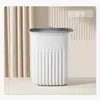 Bote de basura de lujo ligero con temperamento para el hogar, sala de estar, cuadrado, cesto de basura, cubierta a rayas, anillo de presión sin tapa, bote de basura para baño, cocina