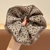 Goma para el pelo con estampado estilo Academia Melard para mujer, scrunchie de satén con malla de estampado de leopardo vintage, banda elástica de alta elasticidad y duradera