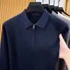 Nova coleção Primavera/Outono 2026: tecido jacquard tricotado, blusa de tricô de manga comprida com zíper parcial, padrão jacquard, gola alta e zíper para sobreposição