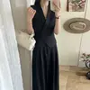 Conjunto de Verano Estilo Coreano con un Diseño Elegante Estilo Francés, Top sin Mangas de Color Sólido con Diseño de Botones Diagonales + Conjunto de Pantalones Anchos Adelgazantes