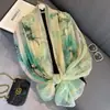 Nuevo Chal Bufanda de Protección Solar Primavera y Verano, Clásico Seda Artificial, Gasa Suave, Estilo Largo, Bufanda Chal de Moda y Versátil