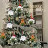 Decoración Navideña Nueva Transfronteriza Muñeco Sosteniendo Campana Colgante Pequeño Colgante de Campana Verde Oscuro Colgante Pequeño para Árbol de Navidad