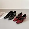 2 Sapatos Vermelhos de Salto Único Estilo Francês para Mulheres, Novos Sapatos de Couro Versáteis e Elegantes com Bico Quadrado, Sapatos Mary Jane Chunky de Salto Retro em Preto
