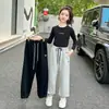 Calça de moletom para meninas, nova coleção outono 2026, modelagem solta, roupa esportiva de outono para crianças mais velhas, calça casual para meninas, estilo moderno