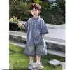 Traje de Verano Delgado de Mezclilla para Niños 2026 Nuevo Elegante Camisa Ropa de Verano Manga Corta Conjunto de Dos Piezas