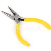 Los fabricantes suministran alicates de punta de mango amarillo americano de 5 pulgadas con dientes y boca de cuchillo, mini alicates de punta para manualidades DIY