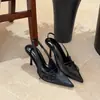 Zapatos de Tacón Alto Puntiagudos con Lazo Color Plata Glaciar Estilo Francés para Mujer, Modelo Nuevo Verano 2026, Sandalias de Tacón Fino Abiertas de Satén para Uso en Exteriores