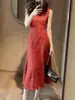 Lujo ligero estilo francés, simple y elegante, deslumbrante y versátil, nuevo vestido sin mangas tipo tank rojo de primavera 2026 para mujer