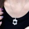 Conjunto de tres piezas de anillo y pendiente de color esmeralda para mujer, elegante conjunto de joyas para banquetes con temperamento al por mayor