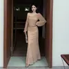 Diseño de hombros descubiertos estilo francés, corte ajustado, nuevo vestido de primavera-verano para mujer, fresco y dulce, vestido juvenil de longitud media