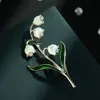 Diseño Original Exquisito Popular Broche de Lirio del Valle Aleación de Cobre Nácar Natural Gota de Aceite Pin Floral Accesorios de Ropa de Lujo Ligero