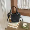 2026 Nuevo Bolso Cruzado de Nicho Bolso de Mano Simple Elegante de Moda Bolso Retro Bolso Casual Elegante de Moda para Mujer