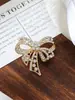 Broche Vintage com Diamantes, Cheio de Diamantes, Design Versátil de Borboleta, Broche Dourado, Acessório de Roupa Feminina Anti-Exposição, Joia de Alfinete