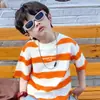 Camiseta Listrada de Manga Curta de Algodão Puro para Crianças no Verão, Novo Estilo Coreano, Estilosa e Fresca, Modelagem Solta, Versátil, Blusa Fina Estampada