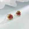Pendientes de Plata con Forma de Corazón de Melocotón Lujo Ligero Plata de Ley S925 Rojo Granada Diseño Sencillo Cuidado del Oído Uso Diario Venta al por Mayor desde el Fabricante