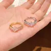 Anillo ancho estilo Xiaohongshu de lujo ligero con circonita cuadrada cepillada, anillo ajustable de diseño de nicho de cubo de azúcar estilo princesa