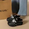 Novos tênis de treino alemães com sola macia, sapatos casuais, com cadarço, sola plana, coloridos, leves, antiderrapantes, estilo coreano, versáteis, 2026, confortáveis para usar o dia todo