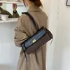 Bolso acolchado de moda coreana y japonesa 2026 nuevo de otoño para mujer, gran capacidad, versátil para ir al trabajo, nicho, bolso de hombro, bolso de axila