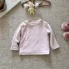 Camiseta básica elegante y versátil para niñas para otoño e invierno, top con lazo bordado para bebés, ropa interior cálida de manga larga para bebés y niños pequeños