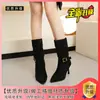 Botas Western de Salto Alto Femininas 2026 Outono/Inverno Novas Retrô Francesas Bico Fino Salto Agulha Botas de Cano Curto Femininas Camurça Franzidas Arredondadas