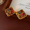 Brincos de tarracha plissados ovais com borboleta incrustada de diamante em agulha de prata usados design de brinco retrô vintage brincos de nicho para mulheres