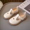 Sapatos de Couro para Meninos 2026 Primavera e Outono Novo Estilo Sapatos de Princesa para Meninas Sapatos Macios para Crianças Sapatilhas Casuais de Verão para Bebês e Crianças