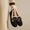 Zapatos peludos casuales y cálidos para mujer, nuevo estilo de invierno 2026, zapatos de algodón con forro de felpa, mocasines sin cordones con protección para el talón para uso en exteriores
