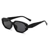 Nuevas Gafas de Sol de Moda Trendy para Mujer 2025 con Marco Ovalado Decoración de Clavo de Arroz Gafas de Sol Anti-UV Transfronterizas Europeas y Americanas