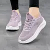 Zapatillas deportivas negras para mujer Fujian Jinjiang, ligeras, de suela blanda, antideslizantes para correr, adecuadas para primavera y otoño, zapatos casuales y de viaje, fabricante