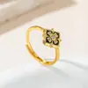 Anillo de Luz de Zirconia Incrustada en Oro Real Chapado en Cobre Transfronterizo Europeo y Americano Lujo Ligero Sensación de Alta Gama Anillo para el Dedo Joyería de Mano Versátil Fabricante Venta al por Mayor en Stock