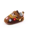 Tênis de Bebê Novo Estilo Doce e Fashionável Sapatinhos de Bebê com Flores Pequenas Sola de Borracha Macia Antiderrapante Sapatos para Caminhada Interna 0-1 Ano