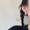 Pendientes de estilo coreano con diseño de nicho de chocolate y café con leche, con un toque de otoño e invierno, de color marrón, de alta calidad y con temperamento que combina con todo.
