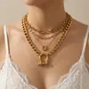 Collar de Apilamiento con Hebilla de Herradura de Tres Capas Estilo Europeo y Americano para Mujer, Cadena de Clavícula Cubana Multicapa de Lujo Ligero, Accesorio Versátil para el Trabajo al Por Mayor