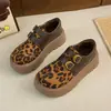 Mocassins de Solado Grosso Tipo Mochi para Mulheres 2026 Outono Novo Retro Fivela Dupla Bico Diviso Falso Birkenstock Slip-on Birkenstock Sapatos Únicos