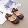 Sapatos rasos casuais versáteis, macios, leves e da moda, estilo princesa, para meninas pequenas, coleção primavera-verão 2026, sandálias de bico fechado