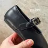 Nova Coleção Primavera 2026 Sapatos Infantis Estilo Francês Retrô Fivela de Cinto Sola Macia Sapatos de Bebê Sapatos Pequenos de Couro para Meninas