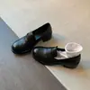 2026 Estilo Coreano Bico Redondo Estilo Britânico Mocassins Simples Corte Profundo Salto Grosso Sapatos Únicos Para Ir ao Trabalho Slip-ons Retrô Sapatos Pequenos de Couro