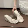 Chuyuji Sandálias chinelo com estampa de leopardo e bolinhas estilo francês para mulheres, calçado de verão para uso externo, novo modelo 2026, salto plataforma, chinelos de dedo de praia modernos e versáteis